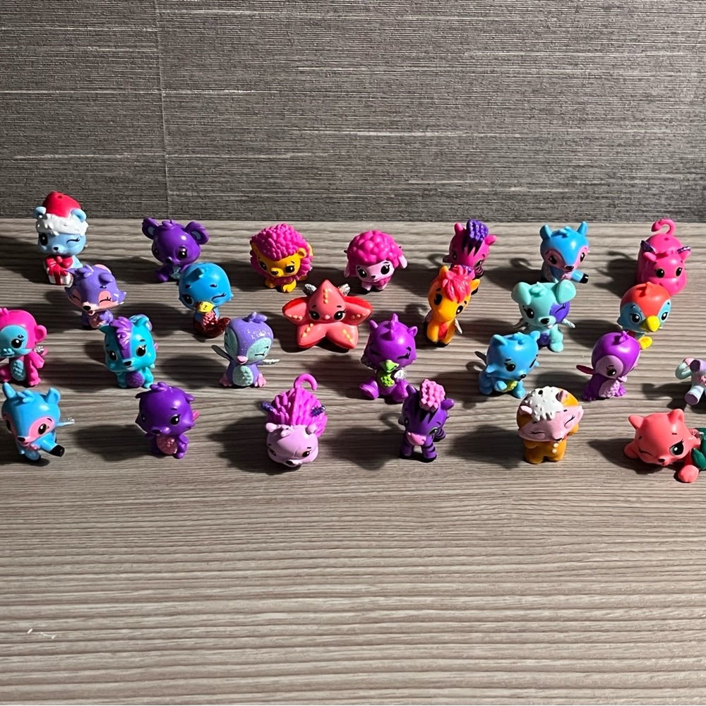 Hatchimals lot of 26